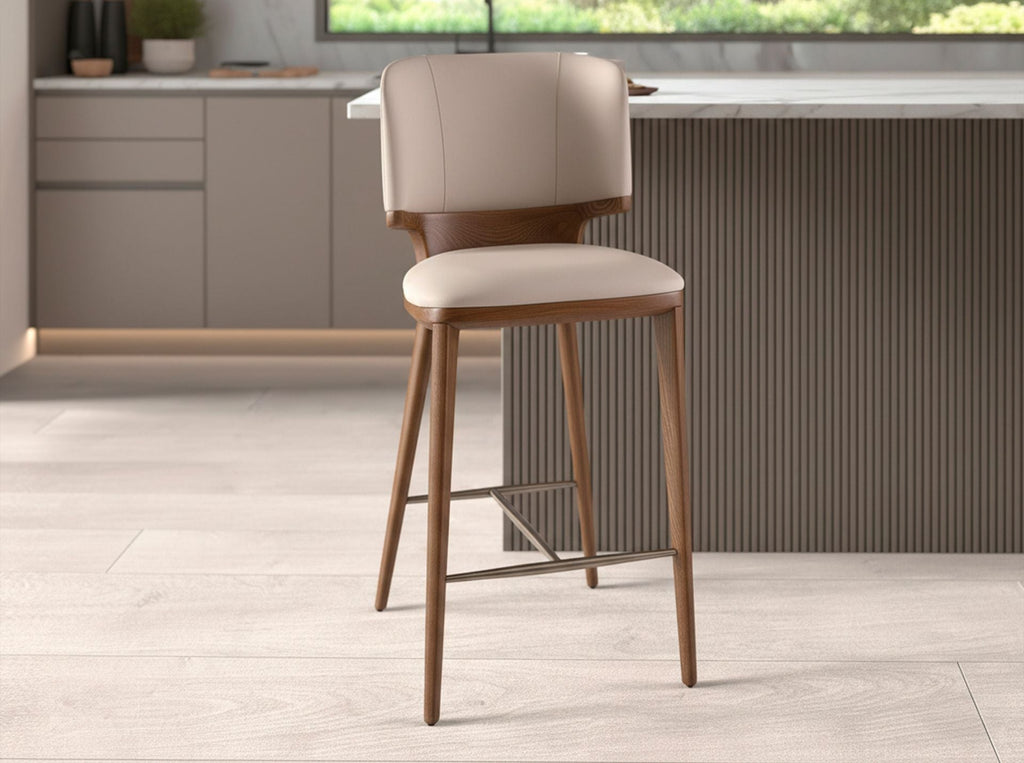 Sgabello in similpelle color crema