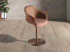 Sedia girevole in tessuto marrone terracotta e beige e similpelle marrone