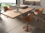 Sedia girevole in tessuto marrone terracotta e beige e similpelle marrone