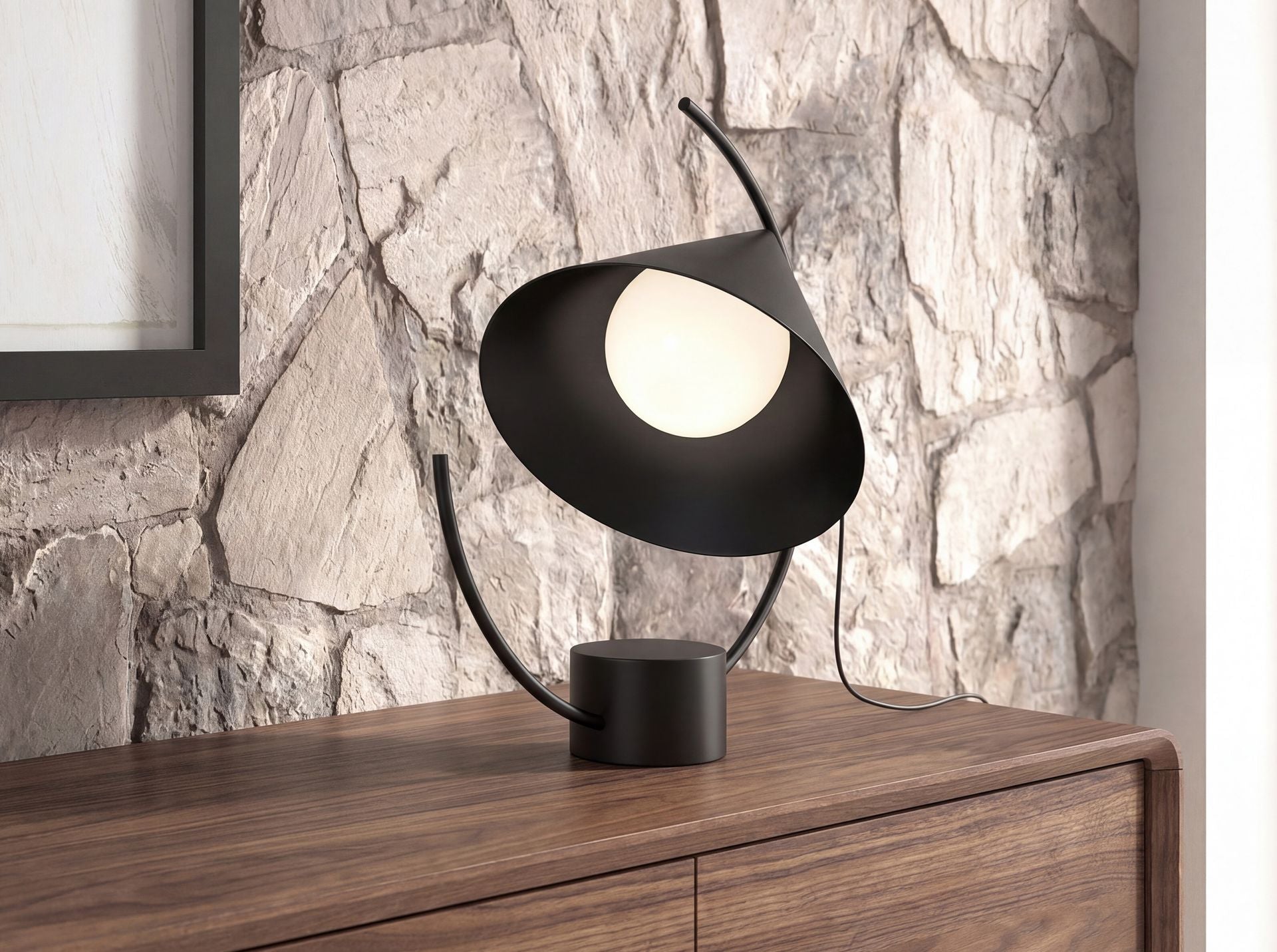 Black steel table lamp
